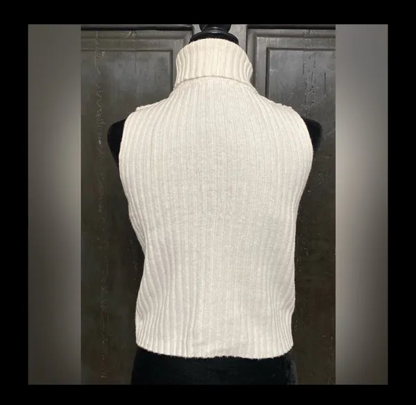 Airport Cropped cream sleeveless turtleneck sweater - size Small - Image 3