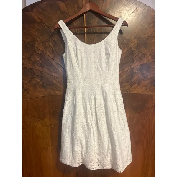 LILLY PULITZER Posey Dress in White FLIRTY FEMININE Size 4 Lace - Image 2