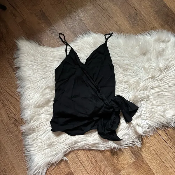 REFORMATION IIona Wrap Top In Black - Image 3