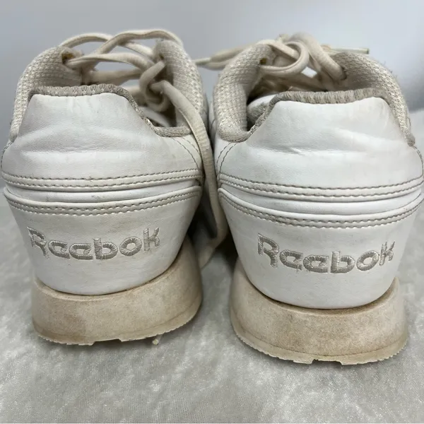 Reebok size 7.5 womens Sneakers vintage style FLAWED - Image 7