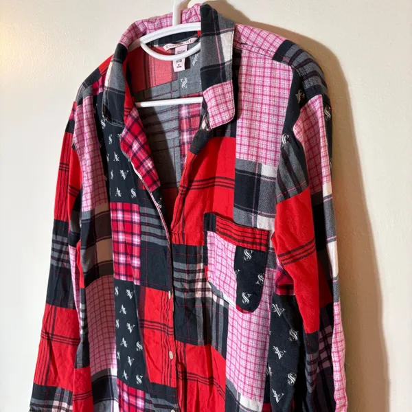 Victoria's Secret‎ Patchwork Plaid Sleep Shirt Button Front Size Medium - Image 2