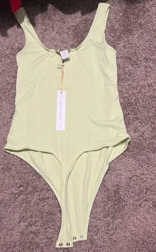 House of Harlow bodysuit size medium - Image 3