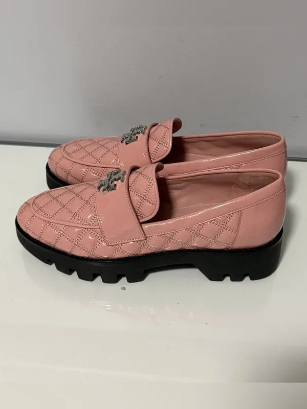 Tory Burch Blush Quilted Leather Loafers with Logo Accent - Image 2
