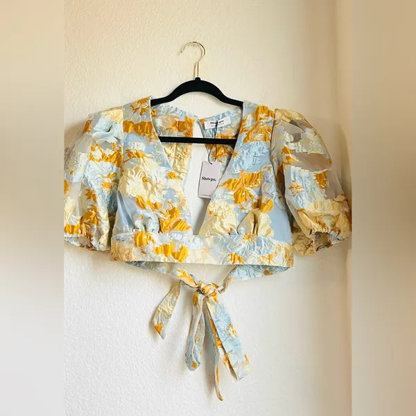 Showpo. Brailey Puff Sleeve Crop Top Blue Size 8 - Image 3