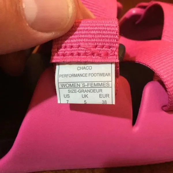 Chaco Women's Chillos Slide Sandals fuschia size 7 - Image 7