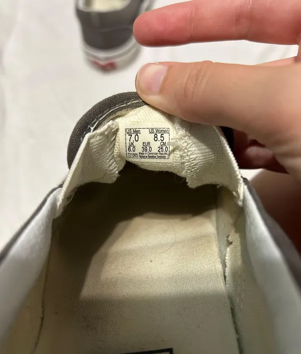 Vans gray slip on - Image 4
