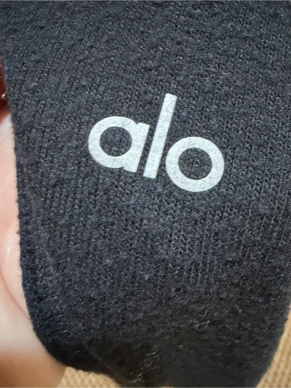 Alo Yoga Soho Sweatpants size XS/S GUC - Image 7