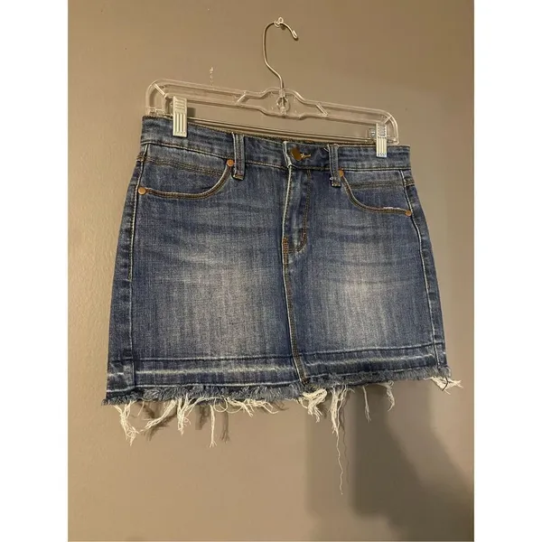 Forever 21 Contemporary Skirt Zip Fly Denim Jean Cut Off Mini Medium NWOT - Image 2
