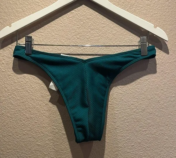 Hollister Women’s Bikini Bottoms Swimsuit Green Ribbed Thong Size Small - Image 4