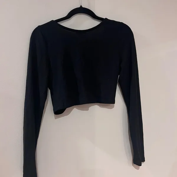 Wild Fable Black Long Sleeve Crop Twist Top NWT - Image 2