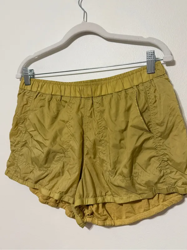 Free People Movement Sunshine bubble hem shorts size medium - Image 4