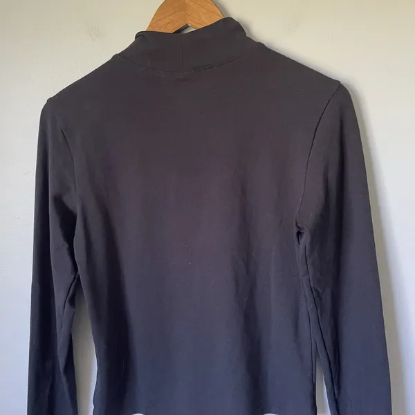 Nike Swoosh Mock-Neck Long-Sleeve Top Black Athletic Cotton Women's Size Medium - Image 6
