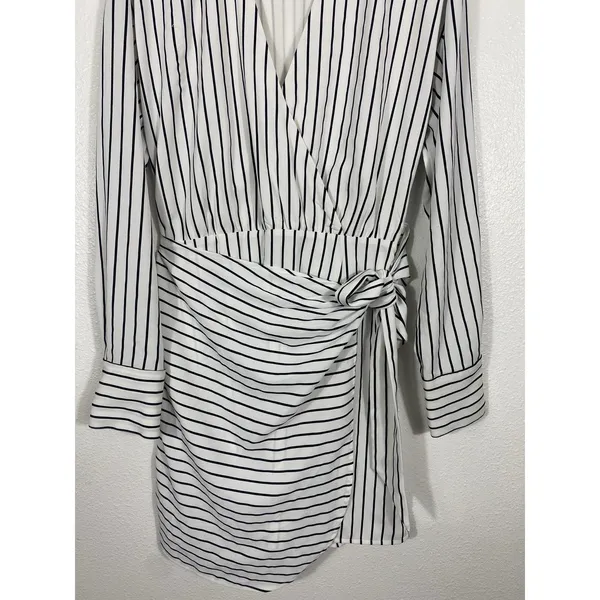 Abercrombie & Fitch White and Black Striped Wrap Mini Dress Size MT - Image 6