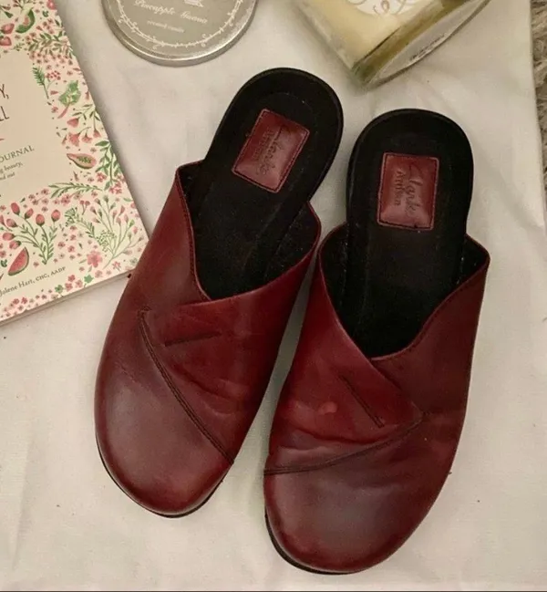 Red Clark’s Clogs - Image 2