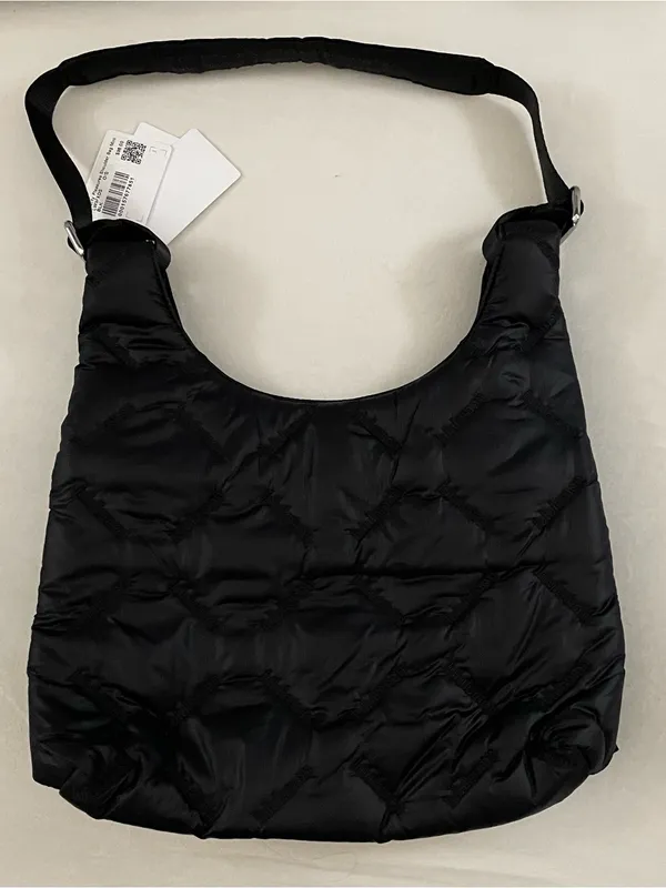 Lululemon NWT Quilty Pleasures Shoulder Bag Mini 5L Black Wordmark - Image 4