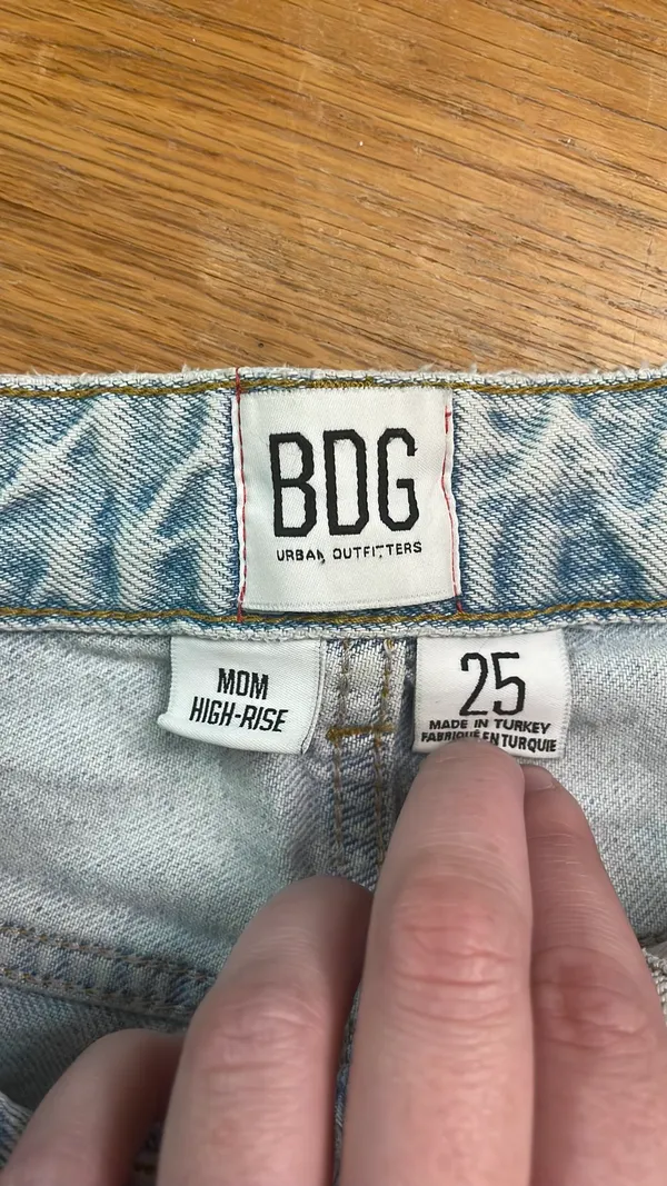 BDG Light Denim Mom Jeans - Image 2