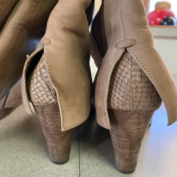 COPY - B Makowsky Ariana Neutral Western Snake Minimalist Hippie Wooden Heel … - Image 7