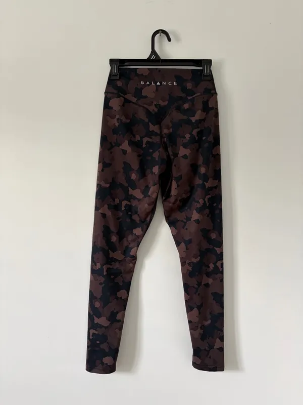 Balance Athletica Vitality Ascend Base Camo High Rise 26in Leggings Brown Black - Image 4