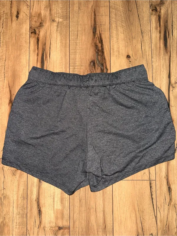 Dark gray nike shorts - Image 4