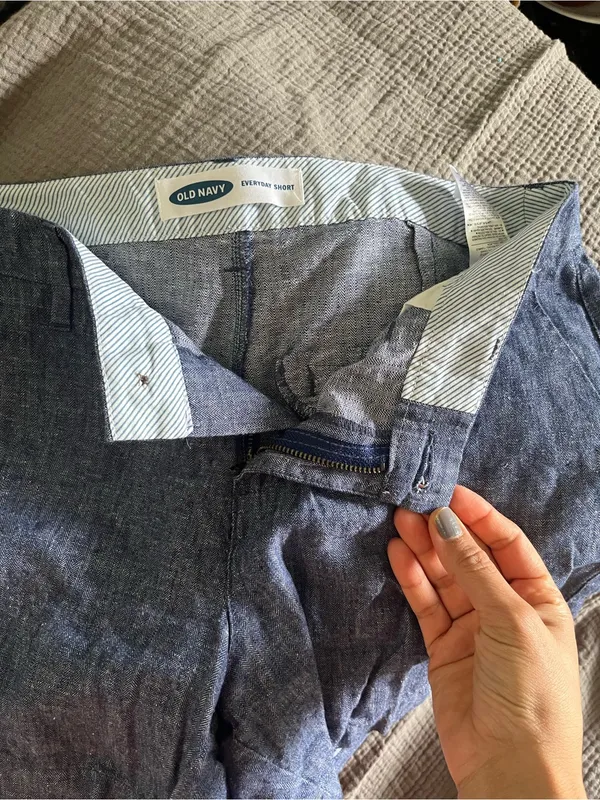 Old Navy Blue Linen-Blend Women’s Bermuda Shorts - Image 3