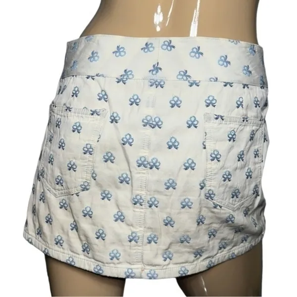 Alice + Olivia Vintage Size 6 Ivory Embroidered Blue Bows Y2K Ultra Mini Skirt - Image 4