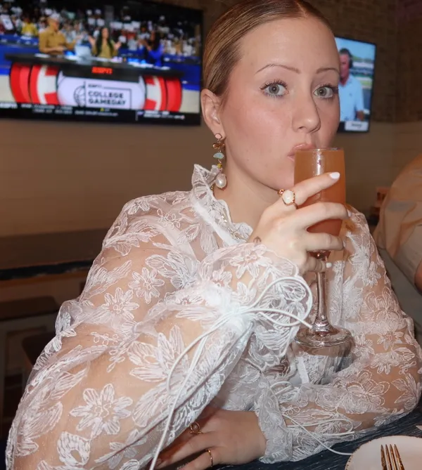 Shein Blouse White Lace - Image 3