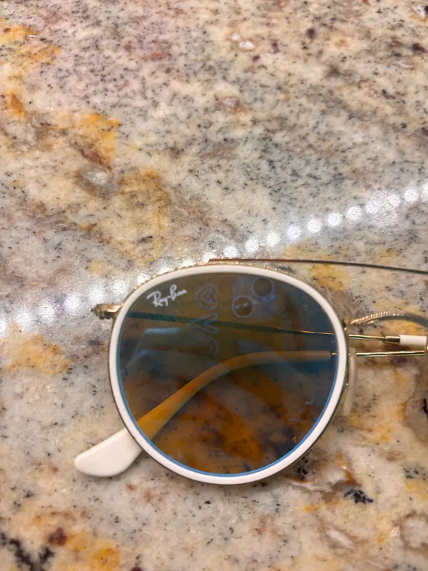 Ray-Ban Sunglasses - Image 2