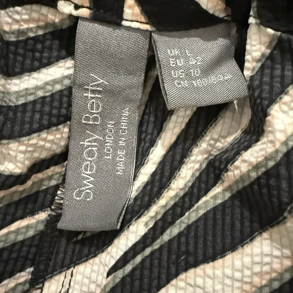 Sweaty Betty‎ Shorts Womens 10 Black Athletic Zebra Stripe - Image 4