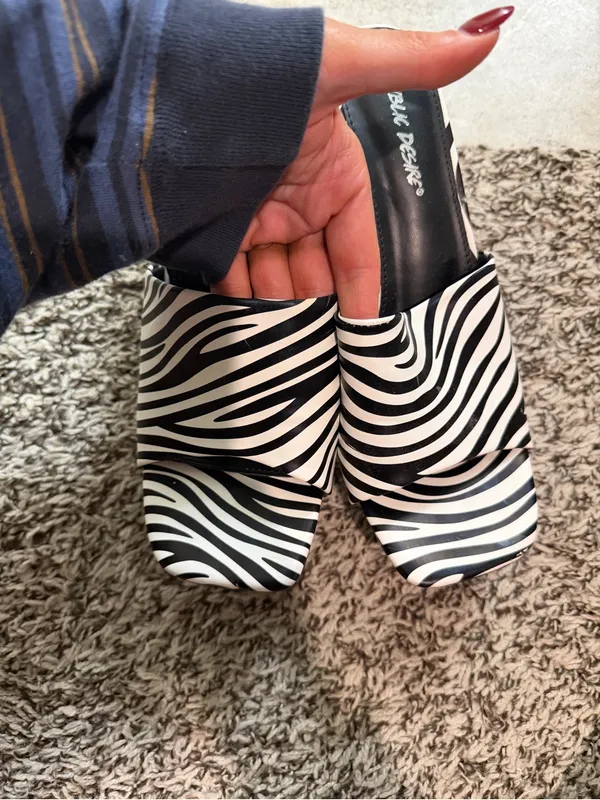 Zebra heels Black Size 8 - Image 2