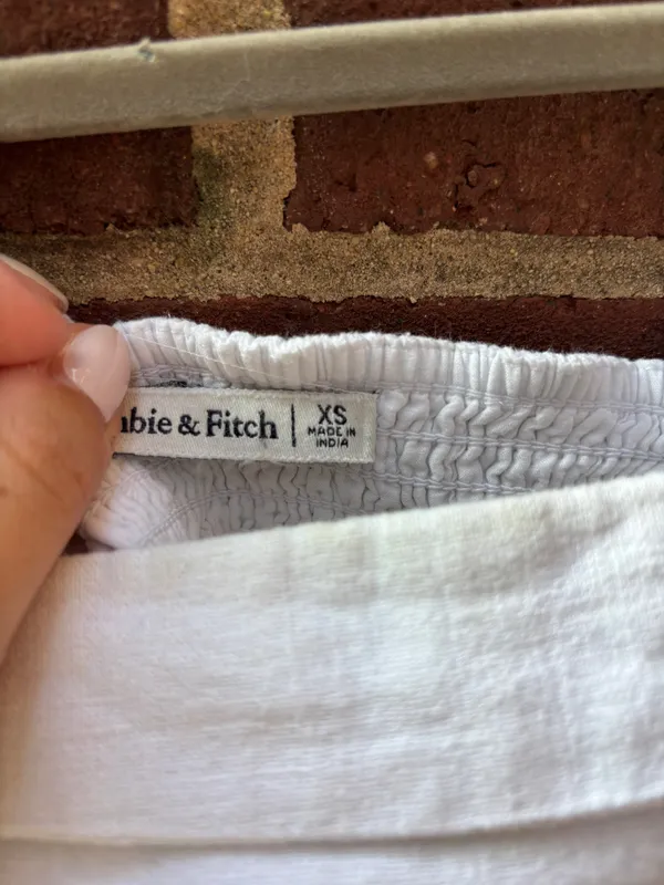 Abercrombie Linen Crop Top - Image 4