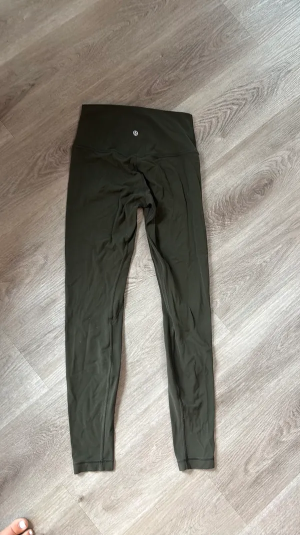 Army green Lululemon align leggings - Image 4