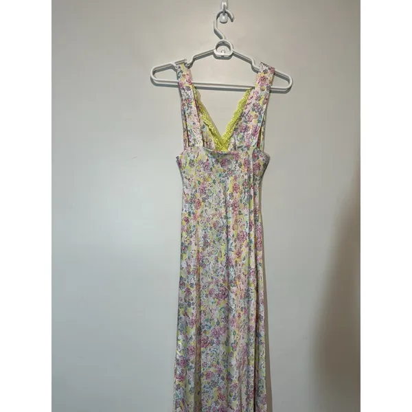 Beach Riot Kimi Cut-Out Slit V-Neck Dress in Forget Me Not Floral Lace Trim Smal - Image 8