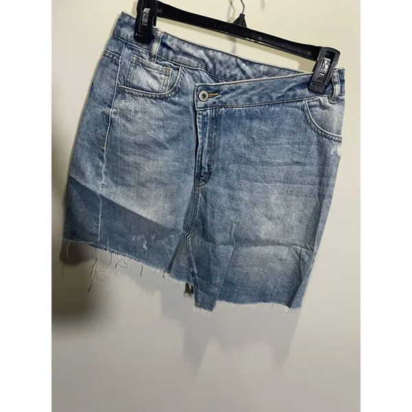 Puella Denim Light Wash M Asymmetric Crossover Waist Raw‎ Hem Mini Skirt NWT - Image 2
