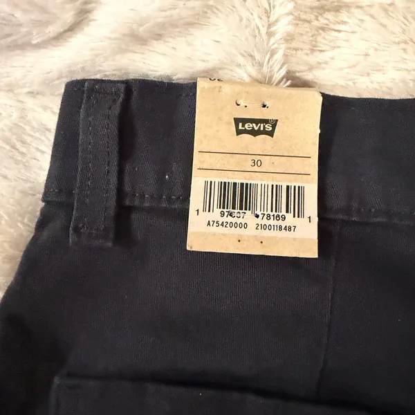 NWT Levi's Utility Shorts‎ in Caviar Black Size 30 - Image 7