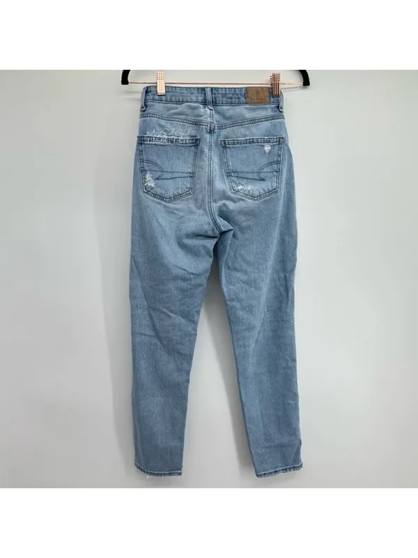 American Eagle Light Wash Distressed Knee Hole Mom Jeans Size 23 - Image 5