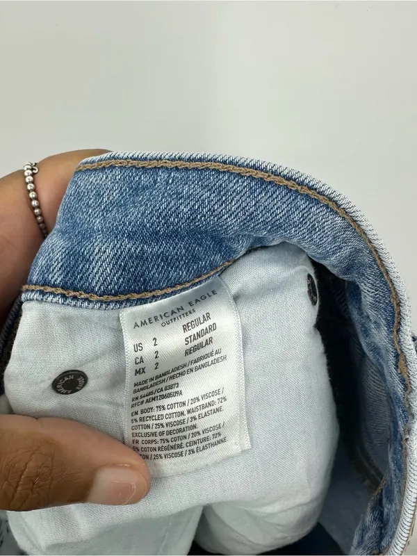 American Eagle Outfitters Denim Blue Baggy Jean Distressed Shorts Size 2 Boho - Image 9