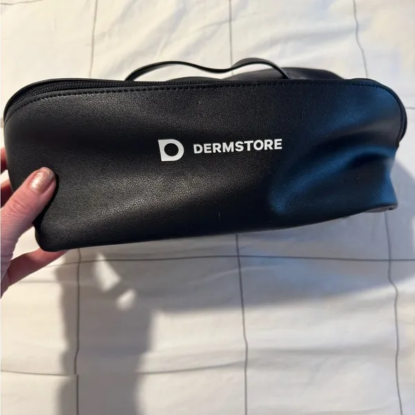 Black cosmetics bag - Image 2