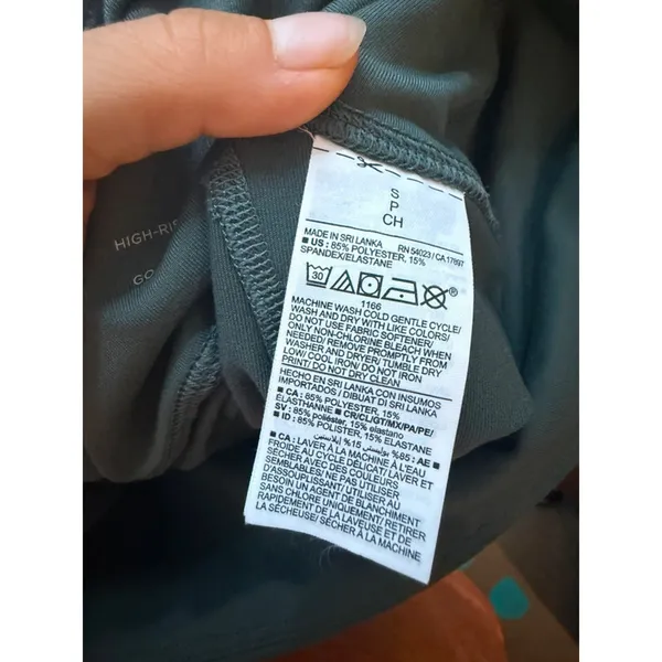 Old Navy Terrestrial Gray Hr Compression Shorts - Image 3