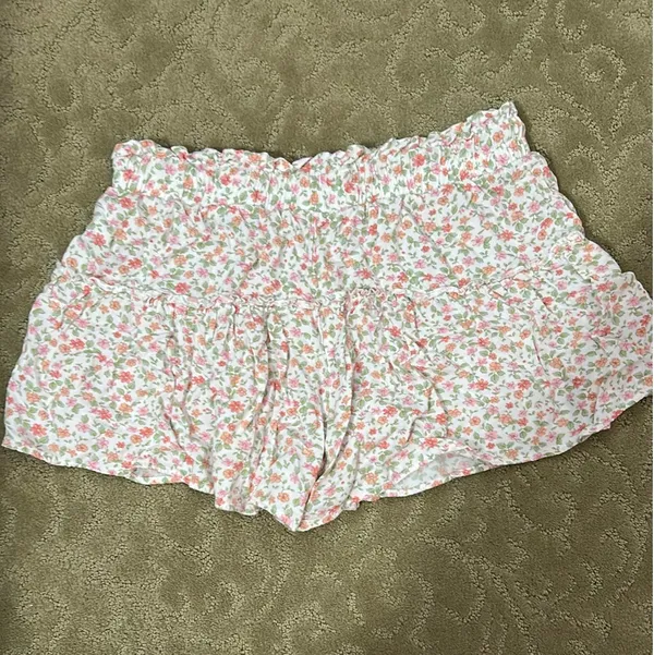 Aeropostale Floral Shorts Flowy - Image 3