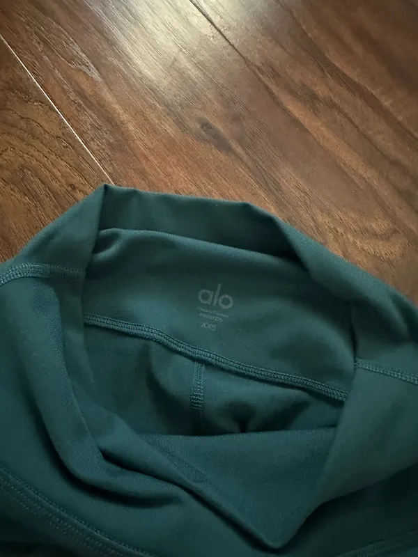 Alo Green Yoga Leggings - Image 4
