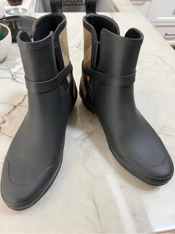 Burberry Riddlestone House Check Pattern Rain Boots - Image 2