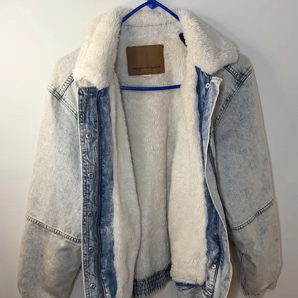 American Eagle Denim Jacket with Faux Fur Collar - Image 2
