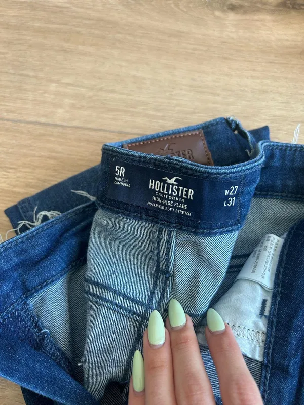 Abercrombie High-Rise Flare Jeans - Image 2