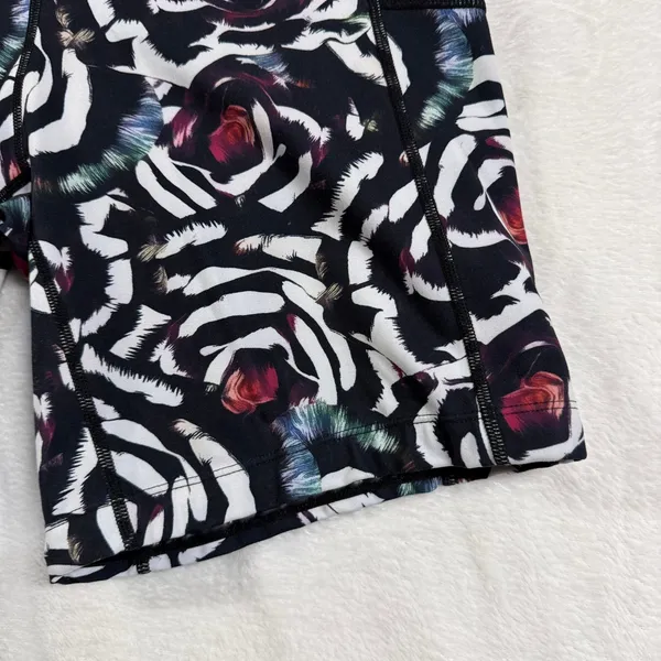 CVG Constantly Varied Gear M Floral Rose Biker Shorts 7" Pockets Gym Workout - Image 6