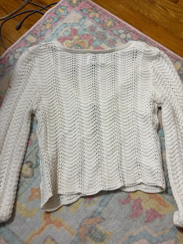 pink rose crochet open tie cardigan - Image 3