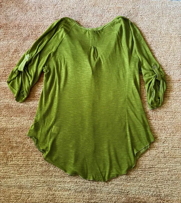 TINY Anthropologie Olive Green Embroidered Roll Tab Tunic Blouse S - Image 9