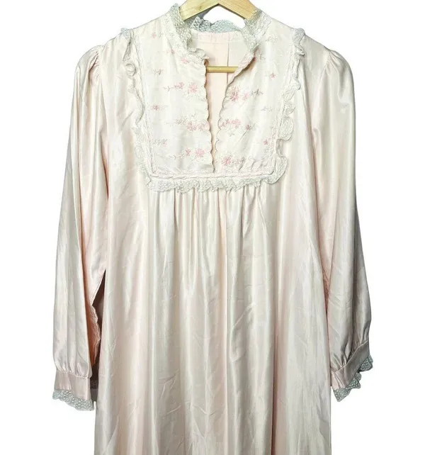 Vintage Pink Satin Long Nightgown Modest Sleepware Embroidered Pockets u Size L - Image 2