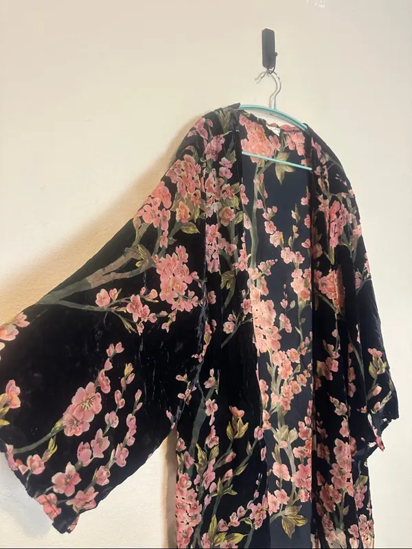 POL Cherry Blossoms Floral Burnout Velvet Kimono Cardigan Size Large‎ - Image 4