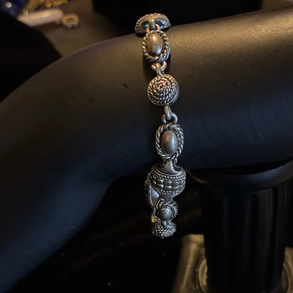Vintage Avon Gothic Silver Tone Textured Bead Link Bracelet 7") - Image 6