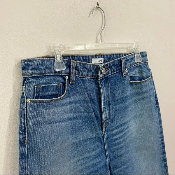 BDG Betty High Rise Distressed Raw Hem Wide Leg Cropped Culotte‎ Jeans Sz 28 - Image 5